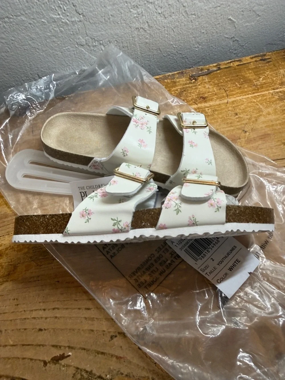 Children’s place girls floral sandal size 2 NWT